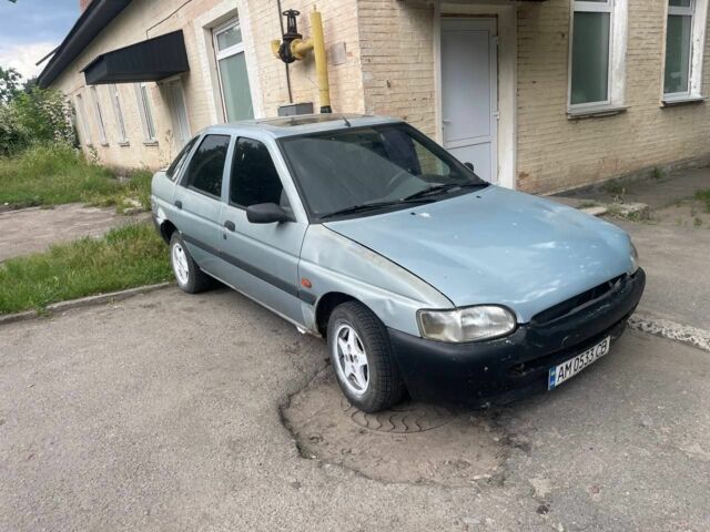 Сірий Форд Ескорт, об'ємом двигуна 1.4 л та пробігом 250 тис. км за 782 $, фото 1 на Automoto.ua