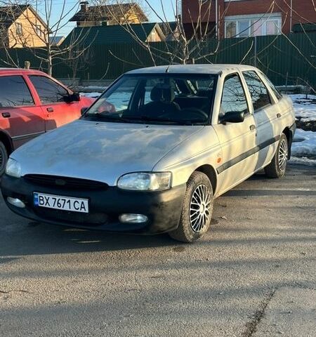 Серый Форд Эскорт, объемом двигателя 1.4 л и пробегом 206 тыс. км за 1100 $, фото 1 на Automoto.ua