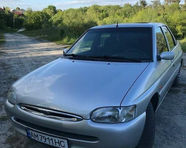 Сірий Форд Ескорт, об'ємом двигуна 1.4 л та пробігом 320 тис. км за 1450 $, фото 1 на Automoto.ua