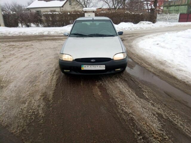 Серый Форд Эскорт, объемом двигателя 0 л и пробегом 1 тыс. км за 1200 $, фото 1 на Automoto.ua