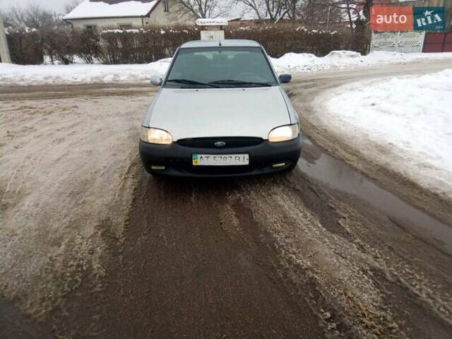 Серый Форд Эскорт, объемом двигателя 1.6 л и пробегом 400 тыс. км за 950 $, фото 1 на Automoto.ua