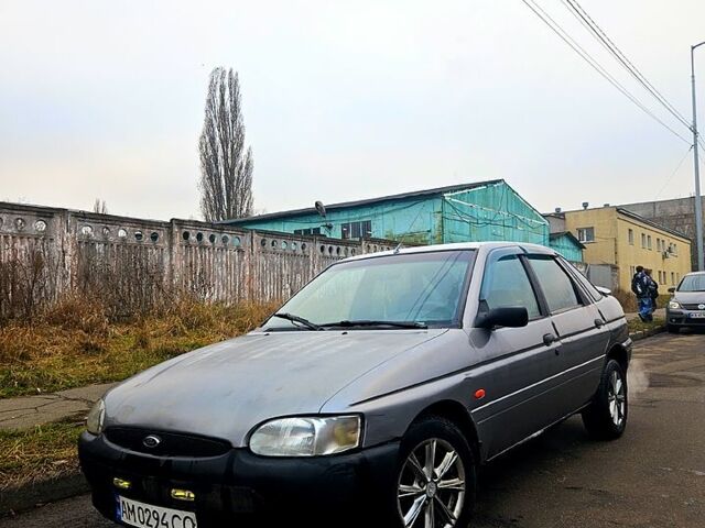 Сірий Форд Ескорт, об'ємом двигуна 1.3 л та пробігом 150 тис. км за 800 $, фото 1 на Automoto.ua