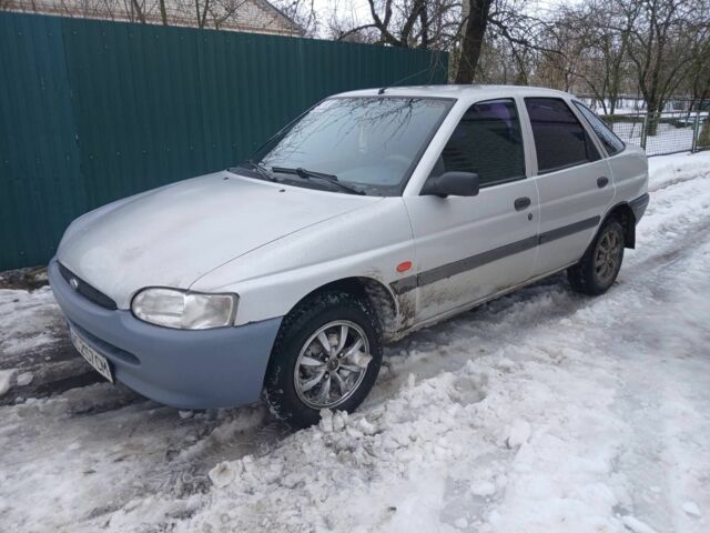 Сірий Форд Ескорт, об'ємом двигуна 1.3 л та пробігом 300 тис. км за 1400 $, фото 1 на Automoto.ua
