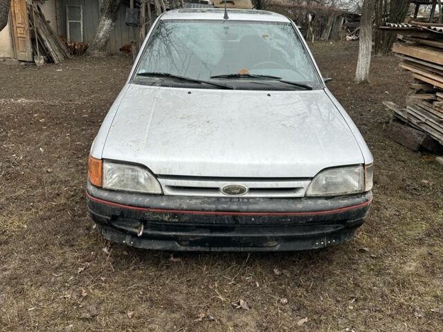 Серый Форд Эскорт, объемом двигателя 1.3 л и пробегом 67 тыс. км за 350 $, фото 1 на Automoto.ua