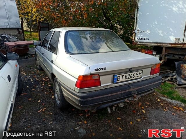 Серый Форд Эскорт, объемом двигателя 1.4 л и пробегом 230 тыс. км за 999 $, фото 1 на Automoto.ua