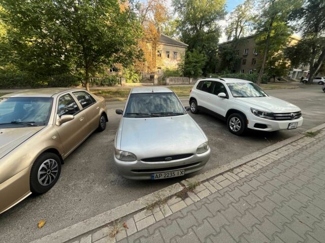 Серый Форд Эскорт, объемом двигателя 1.3 л и пробегом 3 тыс. км за 784 $, фото 1 на Automoto.ua