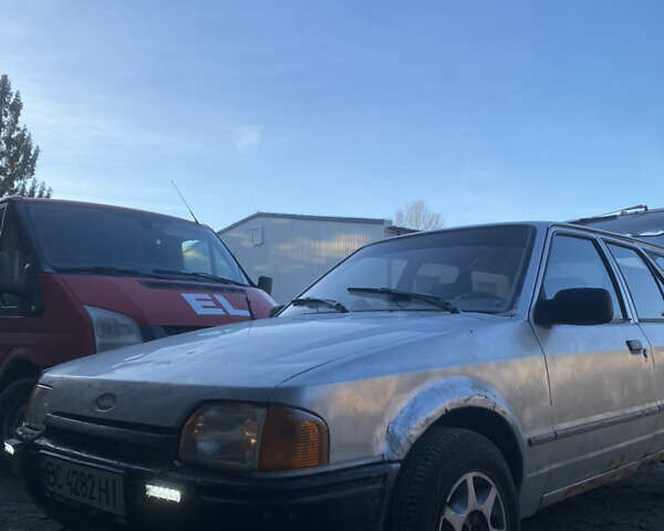 Сірий Форд Ескорт, об'ємом двигуна 1.26 л та пробігом 200 тис. км за 600 $, фото 1 на Automoto.ua