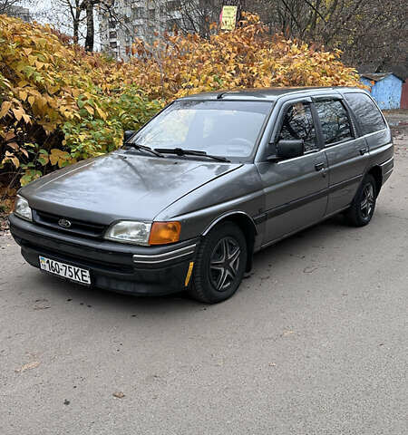 Сірий Форд Ескорт, об'ємом двигуна 1.8 л та пробігом 350 тис. км за 2700 $, фото 1 на Automoto.ua