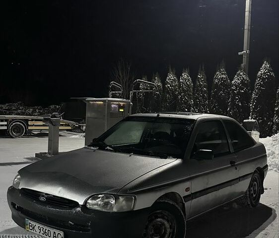 Серый Форд Эскорт, объемом двигателя 1.4 л и пробегом 100 тыс. км за 850 $, фото 1 на Automoto.ua