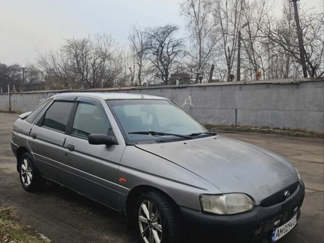 Серый Форд Эскорт, объемом двигателя 1.3 л и пробегом 3 тыс. км за 711 $, фото 1 на Automoto.ua