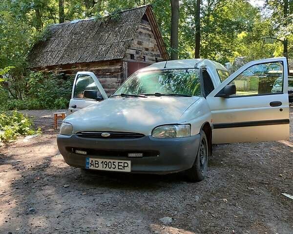Серый Форд Эскорт, объемом двигателя 1.75 л и пробегом 324 тыс. км за 1600 $, фото 1 на Automoto.ua