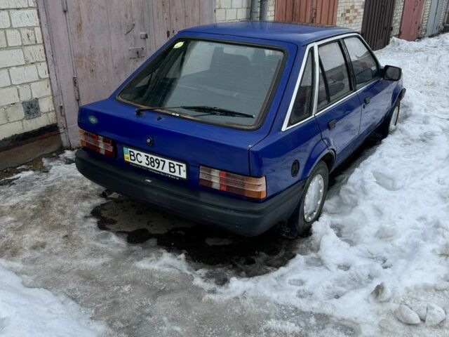 Синий Форд Эскорт, объемом двигателя 0 л и пробегом 69 тыс. км за 1000 $, фото 1 на Automoto.ua