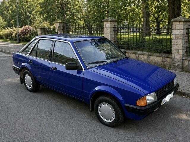 Синий Форд Эскорт, объемом двигателя 1.1 л и пробегом 70 тыс. км за 1050 $, фото 1 на Automoto.ua