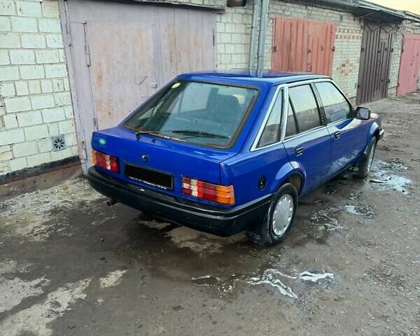 Синий Форд Эскорт, объемом двигателя 0 л и пробегом 70 тыс. км за 750 $, фото 1 на Automoto.ua