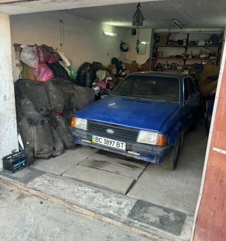 Синий Форд Эскорт, объемом двигателя 1.1 л и пробегом 69 тыс. км за 1000 $, фото 1 на Automoto.ua