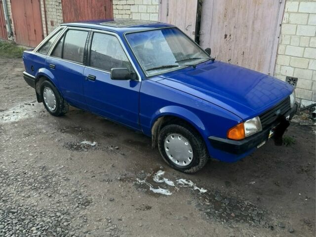 Синий Форд Эскорт, объемом двигателя 1.1 л и пробегом 69 тыс. км за 950 $, фото 1 на Automoto.ua