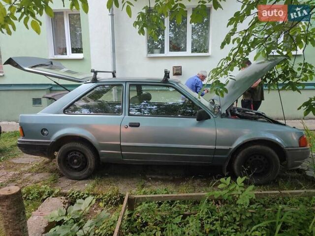 Синій Форд Ескорт, об'ємом двигуна 1.4 л та пробігом 478 тис. км за 1300 $, фото 1 на Automoto.ua