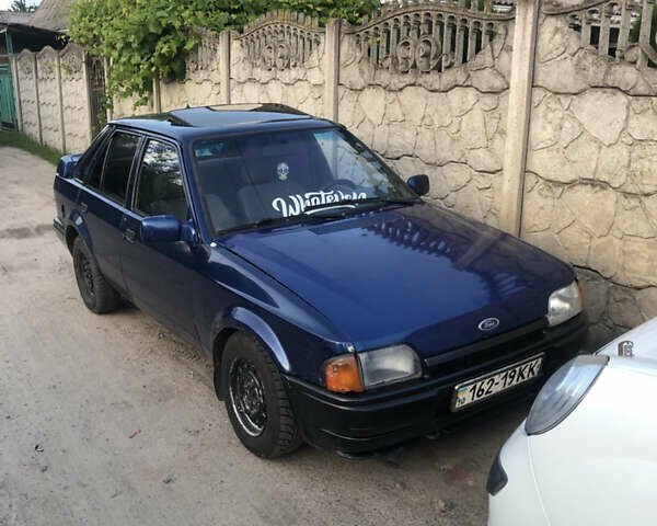 Синий Форд Эскорт, объемом двигателя 1.4 л и пробегом 117 тыс. км за 1100 $, фото 1 на Automoto.ua