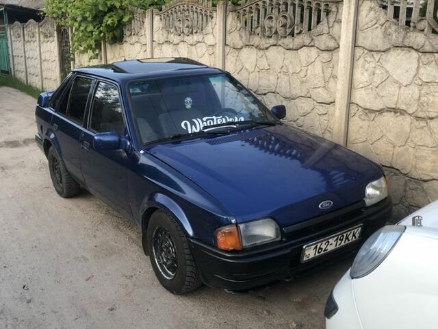 Синий Форд Эскорт, объемом двигателя 1.4 л и пробегом 117 тыс. км за 1100 $, фото 1 на Automoto.ua