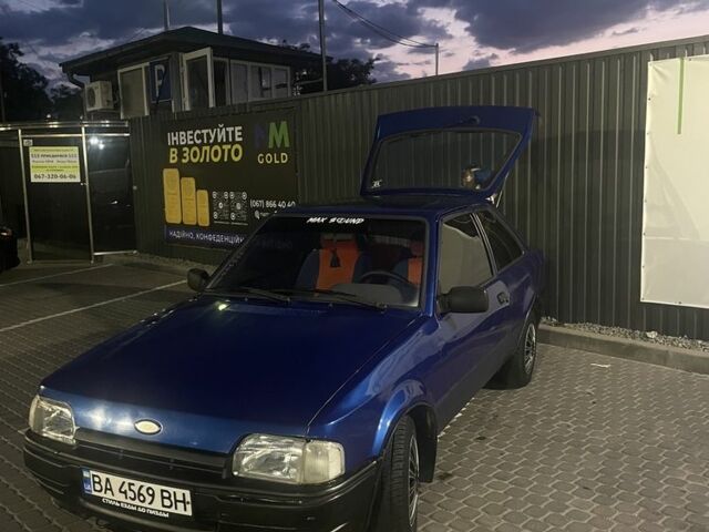 Синій Форд Ескорт, об'ємом двигуна 1.6 л та пробігом 49 тис. км за 1300 $, фото 1 на Automoto.ua