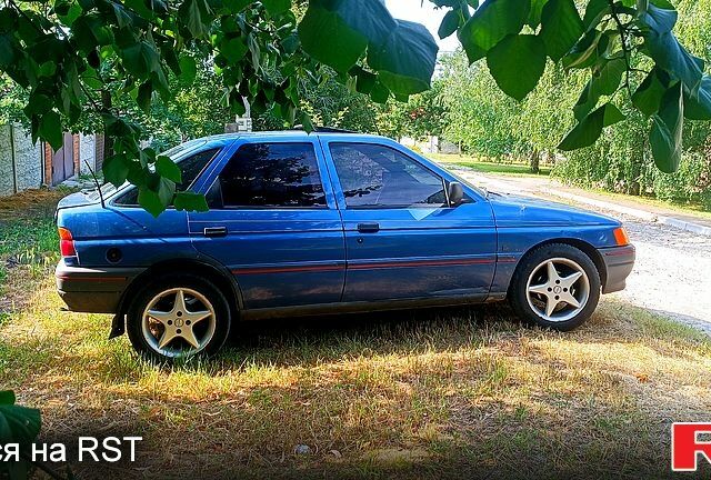 Синий Форд Эскорт, объемом двигателя 1.4 л и пробегом 0 тыс. км за 1500 $, фото 1 на Automoto.ua