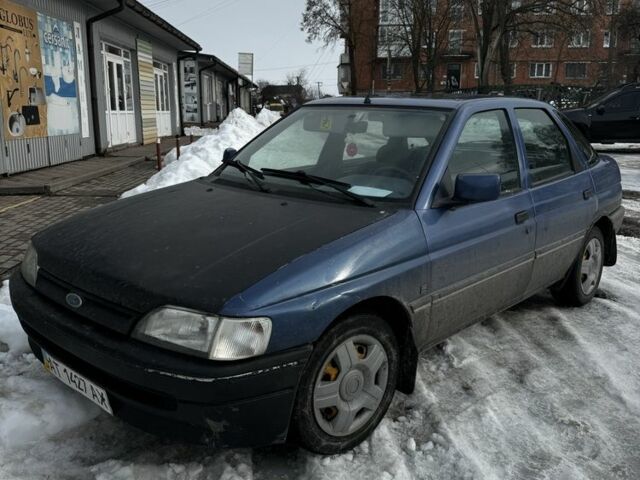 Синий Форд Эскорт, объемом двигателя 1.6 л и пробегом 300 тыс. км за 689 $, фото 1 на Automoto.ua
