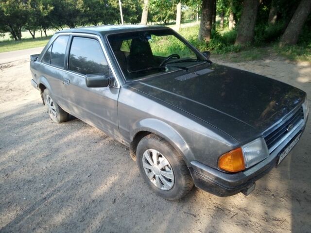 Синий Форд Эскорт, объемом двигателя 2.5 л и пробегом 170 тыс. км за 650 $, фото 1 на Automoto.ua