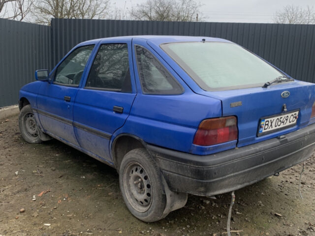 Синий Форд Эскорт, объемом двигателя 1.8 л и пробегом 370 тыс. км за 850 $, фото 1 на Automoto.ua