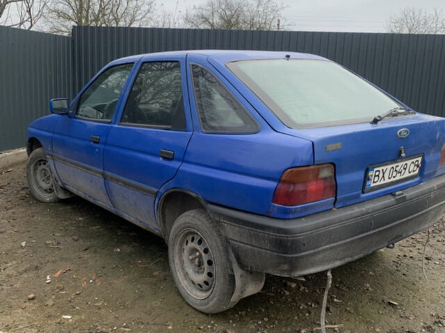 Синій Форд Ескорт, об'ємом двигуна 1.8 л та пробігом 370 тис. км за 850 $, фото 1 на Automoto.ua