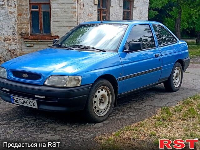 Синий Форд Эскорт, объемом двигателя 1.8 л и пробегом 280 тыс. км за 1000 $, фото 1 на Automoto.ua