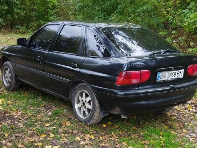 Синий Форд Эскорт, объемом двигателя 1.3 л и пробегом 240 тыс. км за 1400 $, фото 1 на Automoto.ua