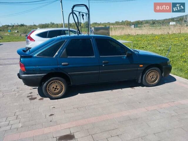 Синій Форд Ескорт, об'ємом двигуна 1.6 л та пробігом 1 тис. км за 1700 $, фото 1 на Automoto.ua