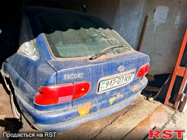 Синий Форд Эскорт, объемом двигателя 1.6 л и пробегом 165 тыс. км за 700 $, фото 1 на Automoto.ua