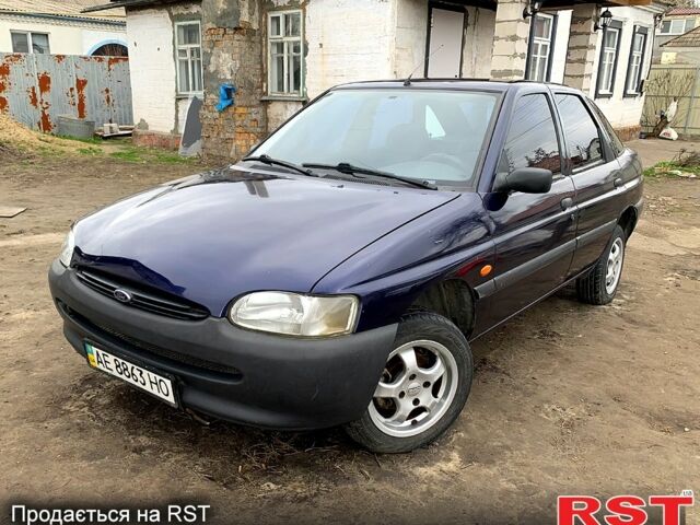 Синий Форд Эскорт, объемом двигателя 1.6 л и пробегом 183 тыс. км за 600 $, фото 1 на Automoto.ua