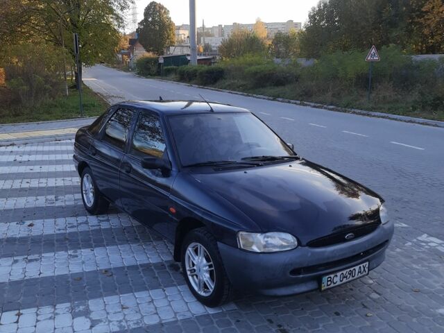 Синий Форд Эскорт, объемом двигателя 1.4 л и пробегом 300 тыс. км за 800 $, фото 1 на Automoto.ua