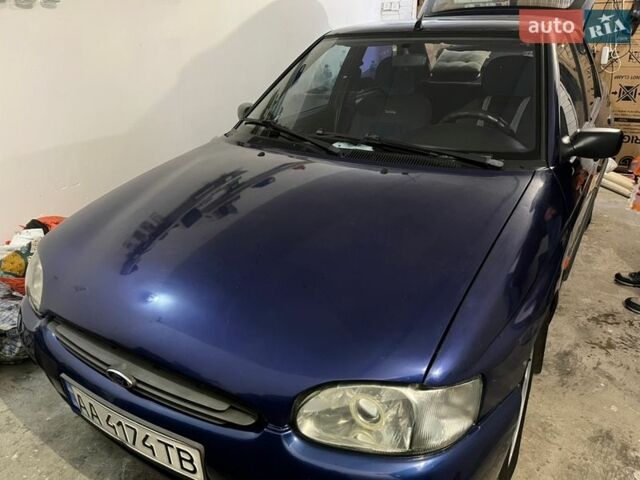 Синій Форд Ескорт, об'ємом двигуна 1.6 л та пробігом 200 тис. км за 1000 $, фото 1 на Automoto.ua