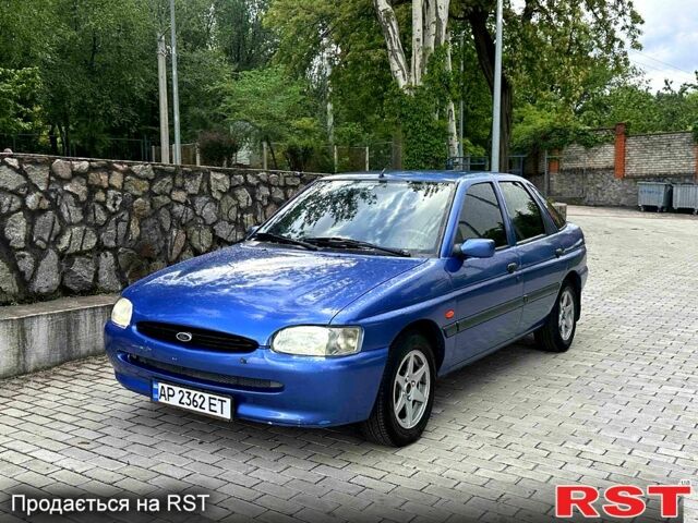 Синий Форд Эскорт, объемом двигателя 1.3 л и пробегом 200 тыс. км за 1750 $, фото 1 на Automoto.ua