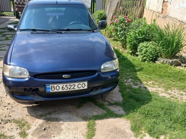 Синий Форд Эскорт, объемом двигателя 1.6 л и пробегом 250 тыс. км за 900 $, фото 1 на Automoto.ua