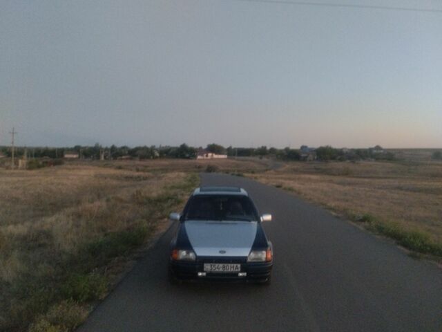 Синий Форд Эскорт, объемом двигателя 2 л и пробегом 1 тыс. км за 1551 $, фото 1 на Automoto.ua