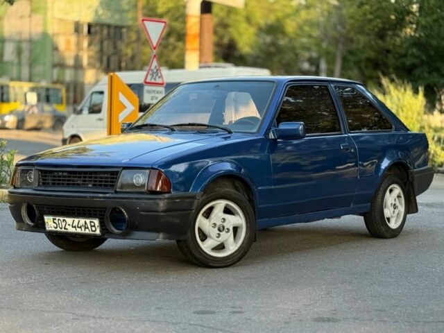 Синий Форд Эскорт, объемом двигателя 1.3 л и пробегом 300 тыс. км за 799 $, фото 1 на Automoto.ua