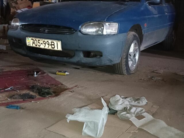 Синій Форд Ескорт, об'ємом двигуна 2 л та пробігом 150 тис. км за 600 $, фото 1 на Automoto.ua