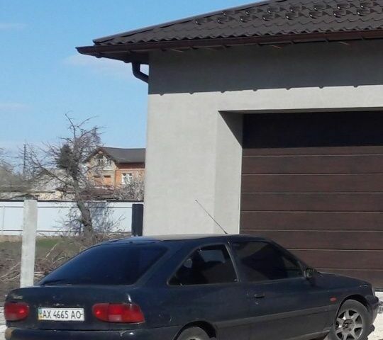 Синій Форд Ескорт, об'ємом двигуна 1.3 л та пробігом 36 тис. км за 449 $, фото 1 на Automoto.ua