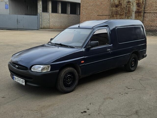 Синій Форд Ескорт, об'ємом двигуна 2 л та пробігом 300 тис. км за 1300 $, фото 1 на Automoto.ua