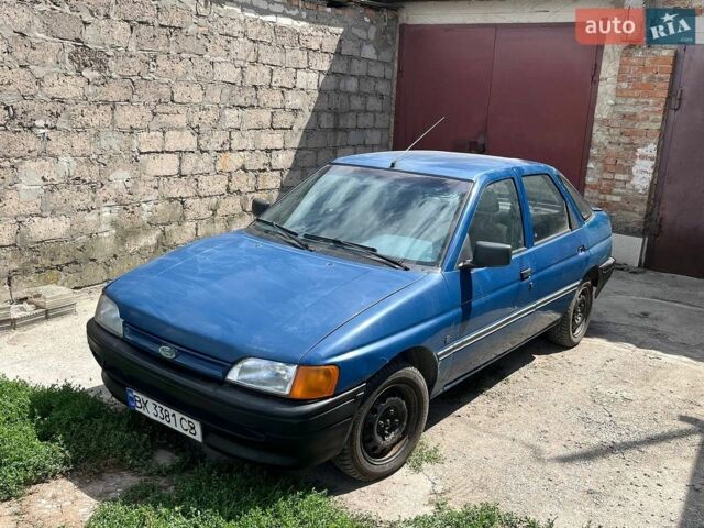 Синий Форд Эскорт, объемом двигателя 1.6 л и пробегом 300 тыс. км за 850 $, фото 1 на Automoto.ua
