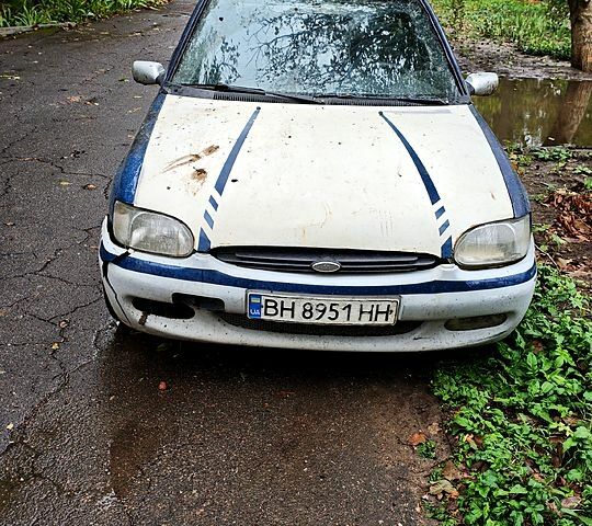 Синий Форд Эскорт, объемом двигателя 1.6 л и пробегом 0 тыс. км за 370 $, фото 1 на Automoto.ua