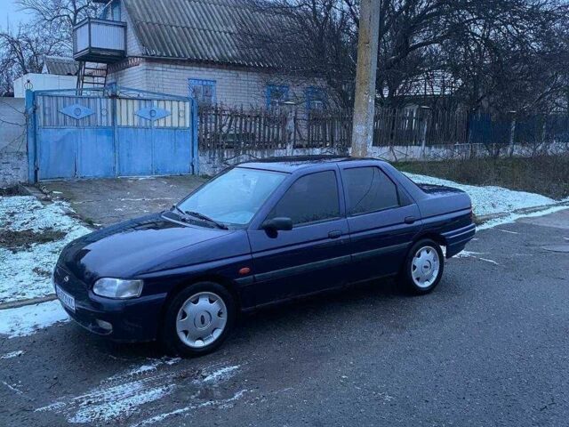 Синий Форд Эскорт, объемом двигателя 1.6 л и пробегом 300 тыс. км за 1400 $, фото 1 на Automoto.ua