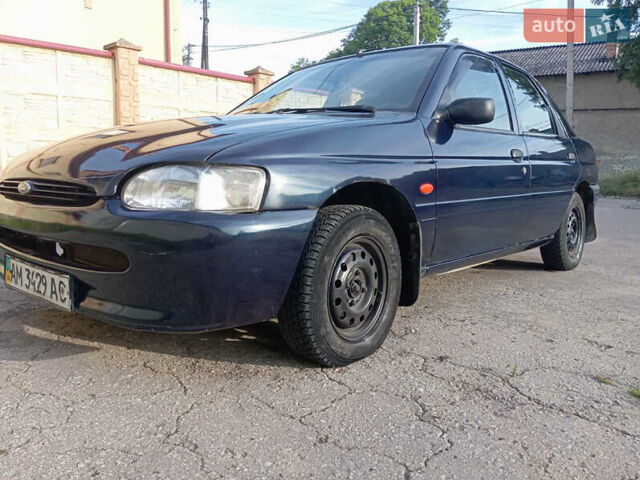 Синий Форд Эскорт, объемом двигателя 1.3 л и пробегом 83 тыс. км за 1100 $, фото 1 на Automoto.ua