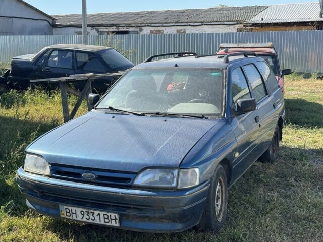 Синий Форд Эскорт, объемом двигателя 1.6 л и пробегом 300 тыс. км за 550 $, фото 1 на Automoto.ua