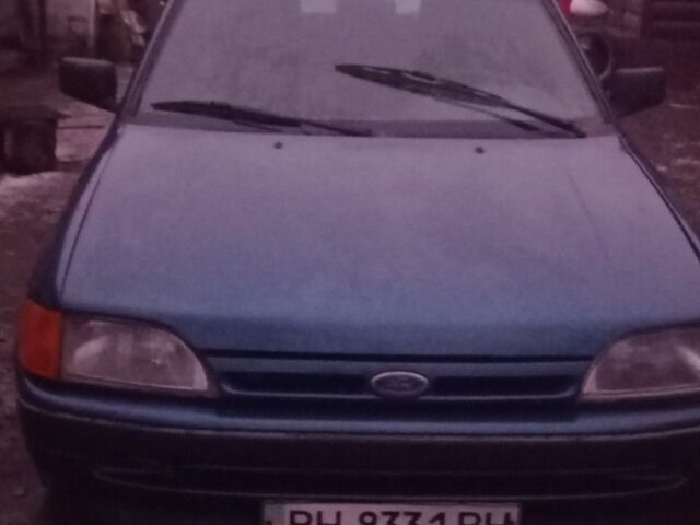 Синий Форд Эскорт, объемом двигателя 1.6 л и пробегом 86 тыс. км за 1050 $, фото 1 на Automoto.ua