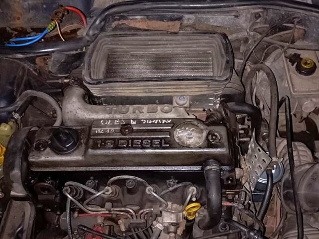 Синий Форд Эскорт, объемом двигателя 1.8 л и пробегом 0 тыс. км за 450 $, фото 1 на Automoto.ua